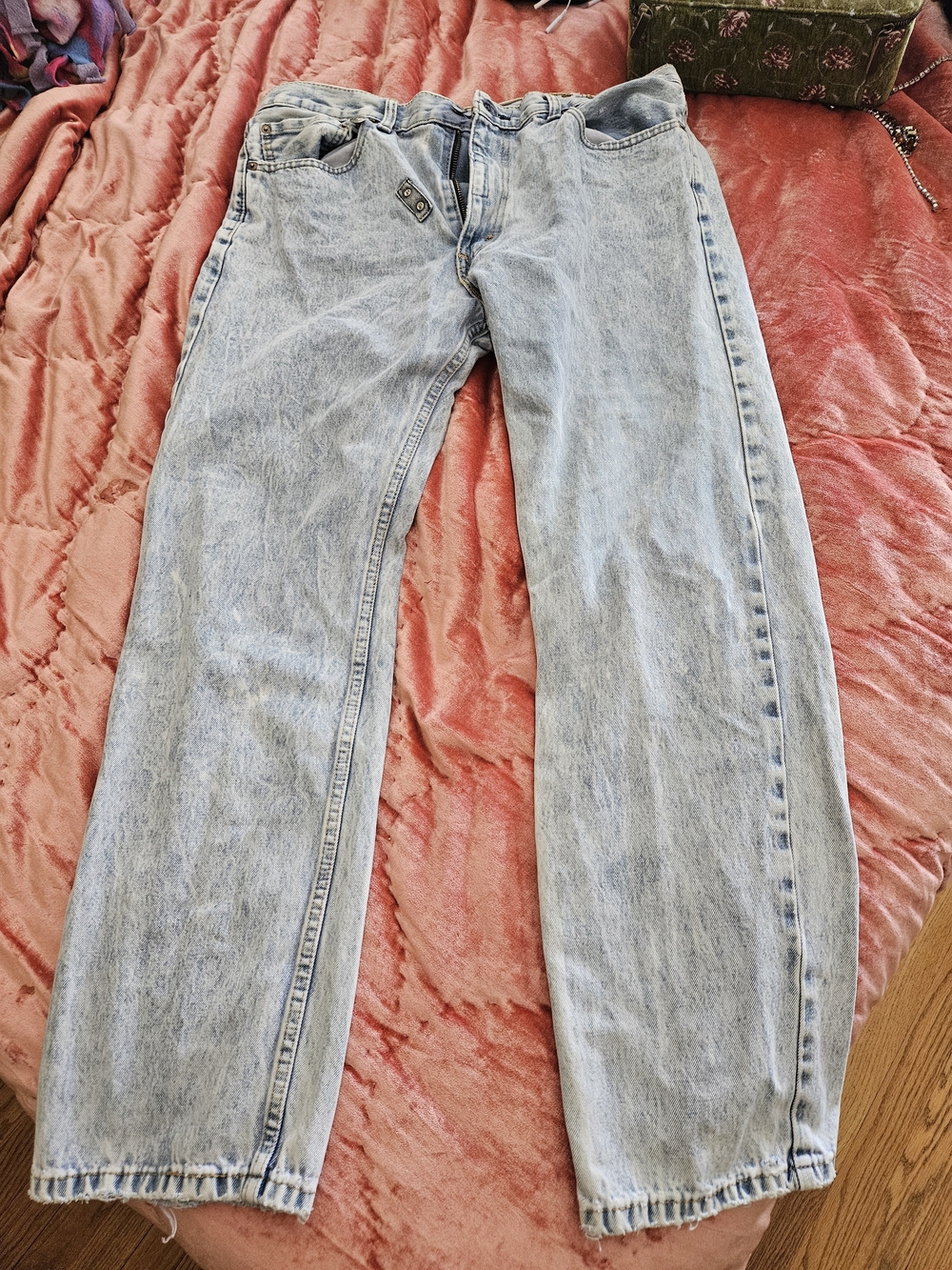Urban Renewal Vintage Remade Levis Acid Wash Crossover Jeans